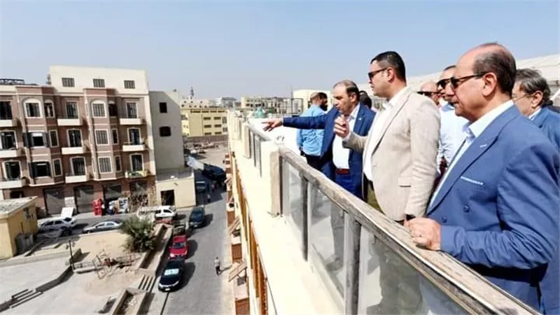 وزير الإسكان يتفقد سير العمل بمشروع ترميم وإعادة تأهيل وتوظيف وكالة قايتباى 