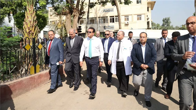 نائب رئيس مجلس الوزراء ووزير الصحة يتفقد مستشفى صدر العباسية 