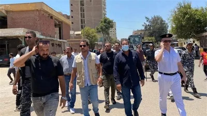  أمين الحسيني بالسويس يشهد حملة مكبرة لرفع الإشغالات