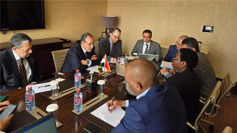 وزير الخارجية يلتقي مع نائبة رئيس مفوضية الاتحاد الأفريقي