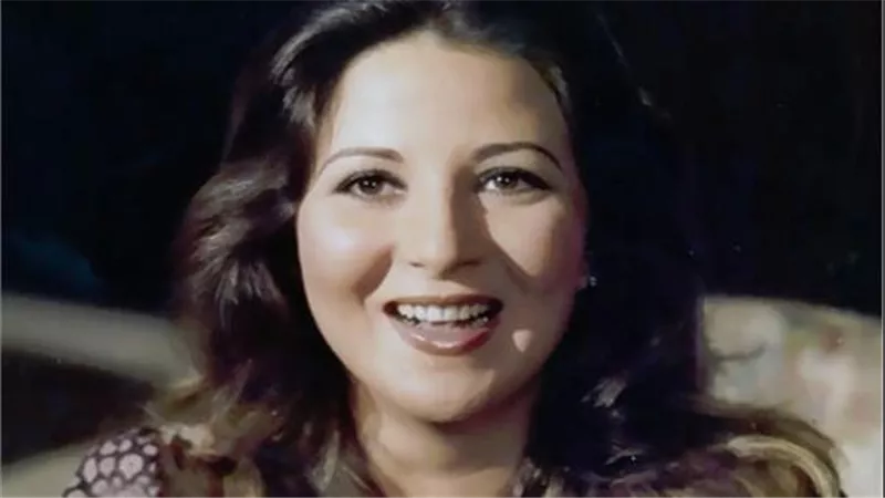 اعتزال بوسي.. ابنة الفنانة تكشف الحقيقة