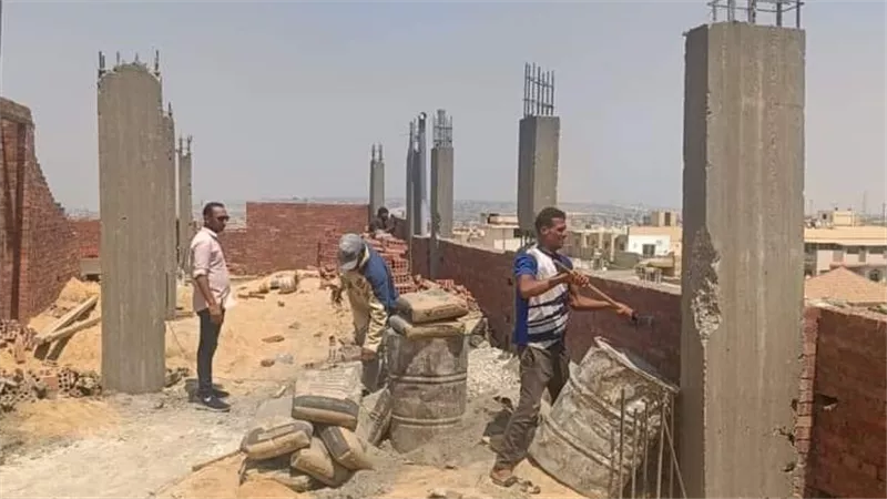 وزير الإسكان: إزالة مخالفات بناء وإشغالات بمدن 6 أكتوبر ودمياط وبرج العرب وسوهاج الجديدة