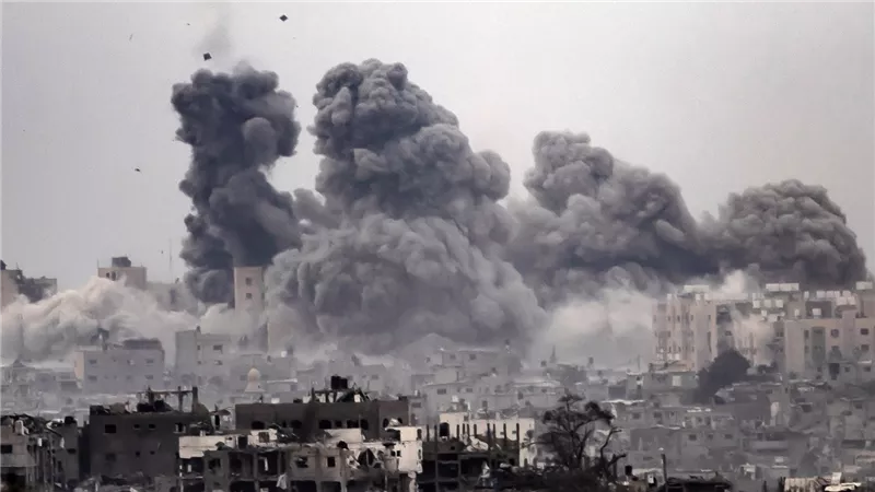 استشهاد 56 فلسطينيا إثر قصف إسرائيلى متواصل على قطاع غزة 