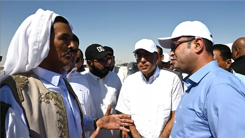 رئيس الوزراء يتفقد الأراضي البديلة المُخصصة للأسر المُستحقة لتنفيذ السكن البديل بمنطقة 