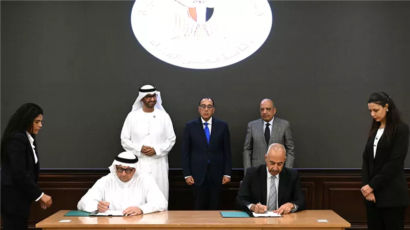 رئيس الوزراء يشهد توقيع اتفاقيتي مشروع إنشاء محطة إنتاج الكهرباء من طاقة الرياح بخليج السويس