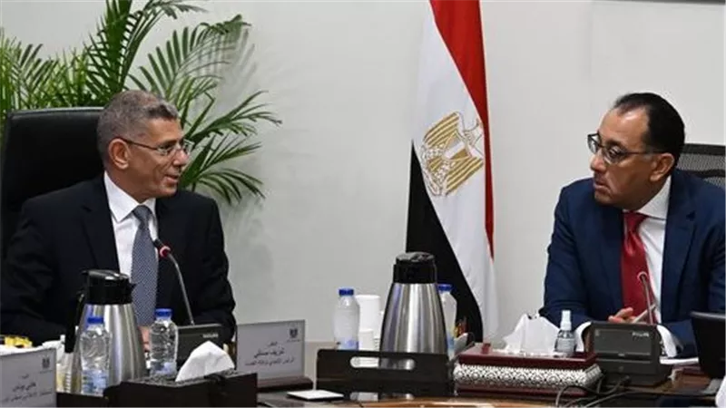 رئيس الوزراء يتابع مع الرئيس التنفيذي لوكالة الفضاء المصرية عدداً من ملفات العمل