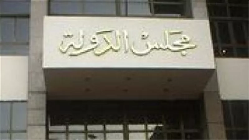 الإدارية العليا تجازى مُعلم أزهرى دخن سجائر داخل فصل وضرب الطلاب بالعصا