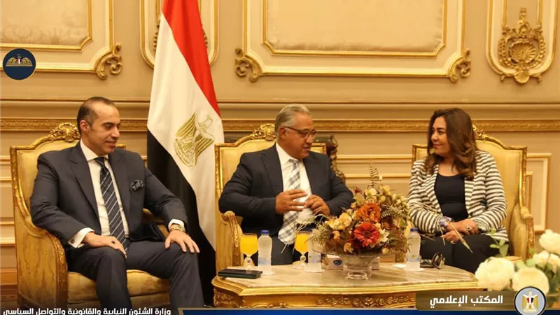 وزير الشئون النيابية والقانونية ووزيرة التنمية المحلية يناقشان عددًا من الملفات والموضوعات التي تشكِّل أولويات المواطنين