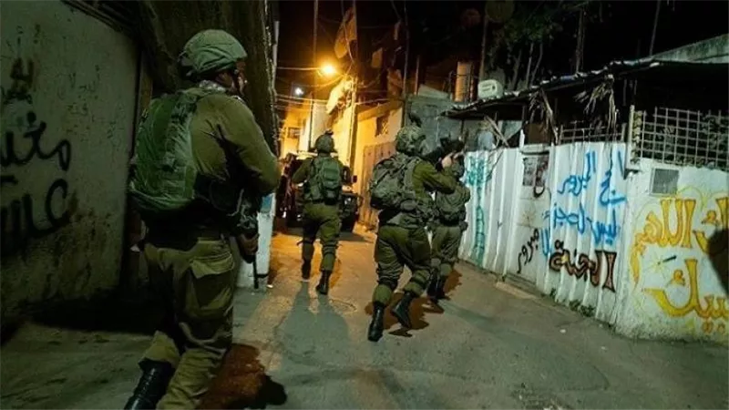 اشتباكات بين فصائل فلسطينية والاحتلال خلال اقتحام مخيم بلاطة