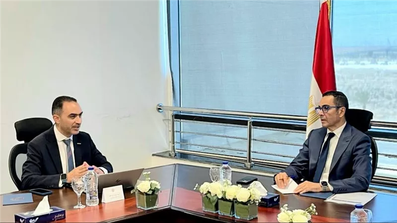 وزير الاستثمار يبحث مع مسؤولي شركة نيسان موتور - إيجيبت خطط الشركة الحالية والمستقبلية بالسوق المصري