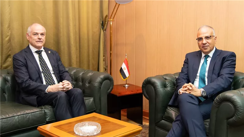 سويلم يبحث مع السفير الأسترالي بمصر سبل تعزيز التعاون بين مصر واستراليا في مجال الموارد المائية