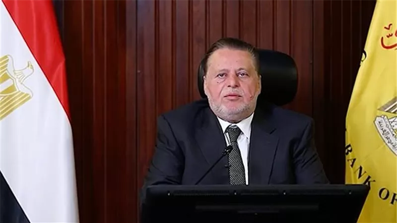 قرار جمهوري بتجديد تكليف حسن عبدالله قائمًا بأعمال محافظ البنك المركزي