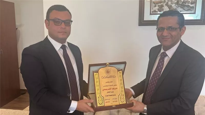 وزير الإسكان يستقبل نقيب الصحفيين للتهنئة بتوليه حقيبة الإسكان وبحث مطالب الصحفيين