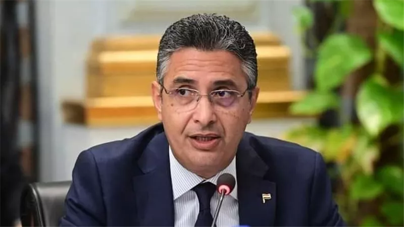 وزير التموين تنتهي من فحص 139 طلب في اجتماعها الأول 