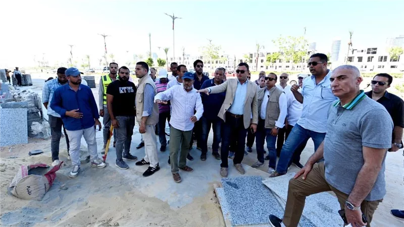 وزير الإسكان يتفقد وحدات المبادرة الرئاسية 