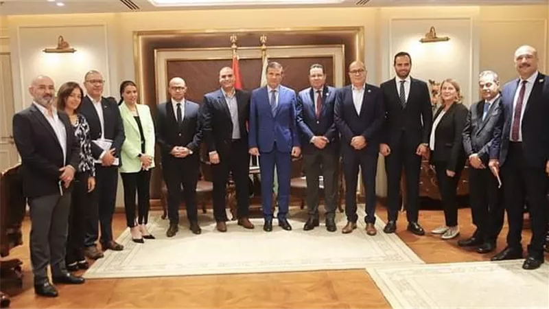 وزير الزراعة يجتمع مع أعضاء الغرفة التجارية الالمانية لبحث التعاون المشترك