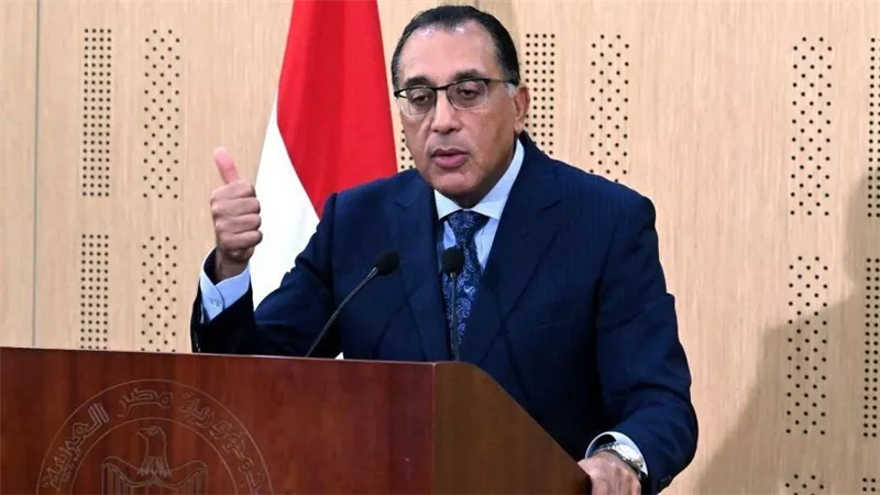 رئيس الوزراء: لا نتدخل فى سعر الصرف 