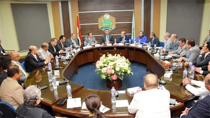 وزير التموين يزور  جمعية مستثمري العاشر من رمضان لبحث سبل التعاون في ملفات الصناعات الغذائية