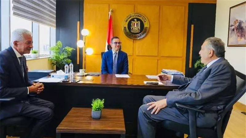 وزير الاستثمار يلتقى رئيس اتحاد الغرف التجارية لبحث سبل تعزيز التعاون 