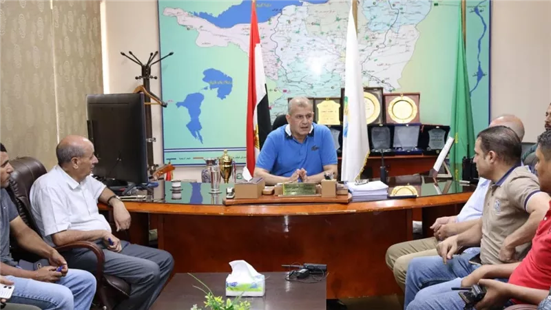 رئيس مياه الفيوم يصدر حزمة من التكليفات لرؤساء ومديري قطاع مياه الشرب والصرف الصحي 