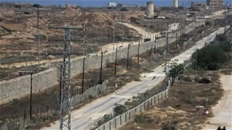 إعلام إسرائيلي: خطة أمريكا تقضي بانسحاب كامل من محور فيلادلفيا 