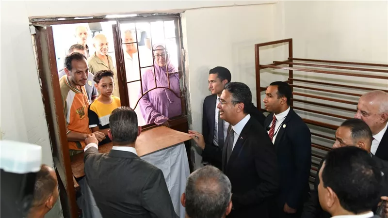 وزير التموين ومحافظ الفيوم يتفقدان الصومعة المعدنية والمخبز الآلي وخطوط الإنتاج بفرع مطاحن مصر الوسطى 