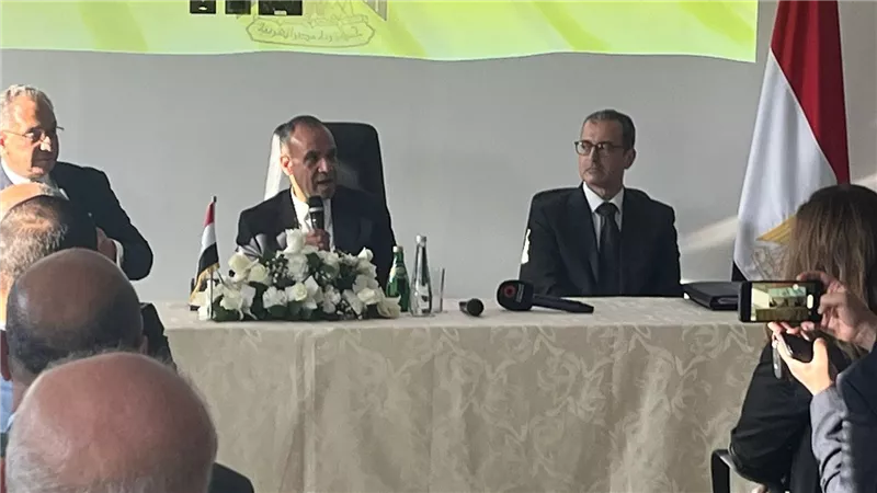 وزير الخارجية يعقد لقاءاً مع رموز الجالية المصرية في الإمارات