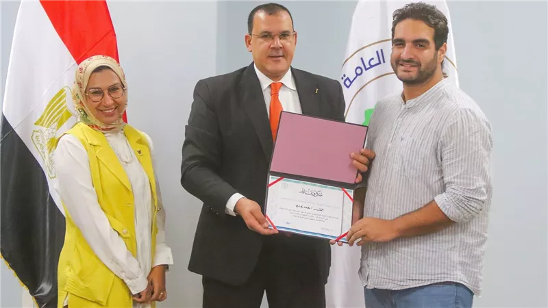  الحفناوي يكرم فريق عمل وحدة طب أسرة المشروع بالسويس