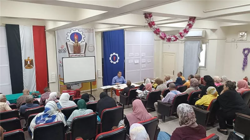 تعليم السويس تبحث الإستعدادات النهائية لإستقبال العام الدراسي الجديد  