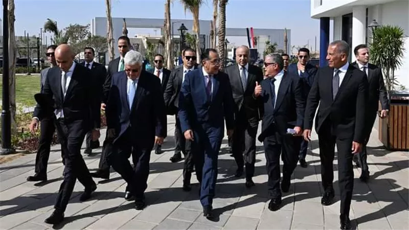 رئيس الوزراء يشهد افتتاح 