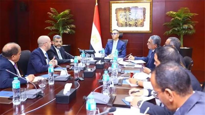 وزير الاستثمار يلتقي وفد مجموعة ماجد الفطيم الإماراتية لاستعرض مشروعاتها الحالية 