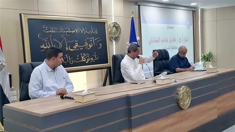 محافظ السويس يشدد على دفع عجلة العمل في ملفات التصالح في البناء