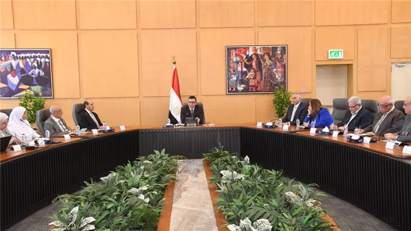 وزير الإسكان يتابع استعداد جميع الجهات والهيئات التابعة للوزارة للتحضير والمشاركة بالمنتدى الحضرى العالمى