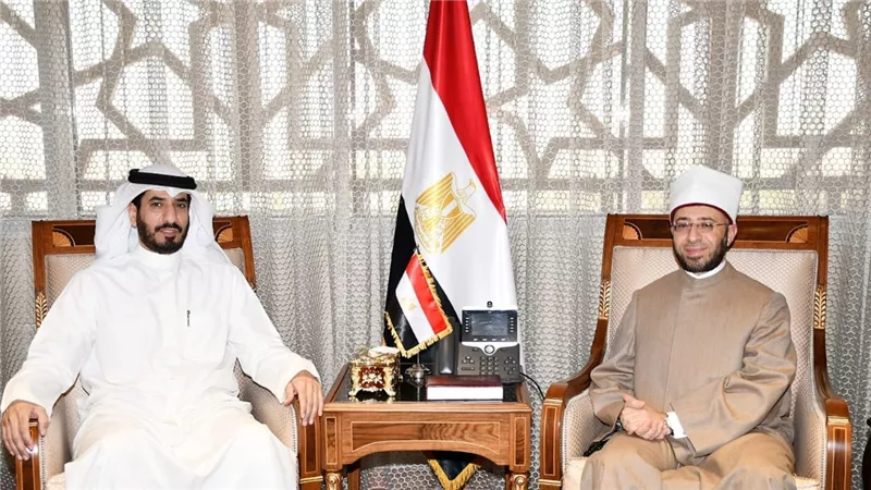 وزير الأوقاف يستقبل مدير عام المكتب الكويتي للمشروعات الخيرية بالقاهرة