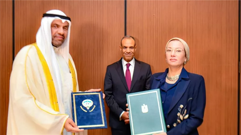 وزيرة البيئة ووزير الخارجية الكويتي يوقعان مذكرة تفاهم للتعاون المشترك بين البلدين 