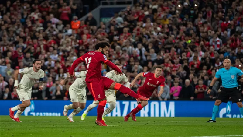 التشكيلة الأساسية لموقعة ميلان ضد ليفربول في دوري أبطال أوروبا