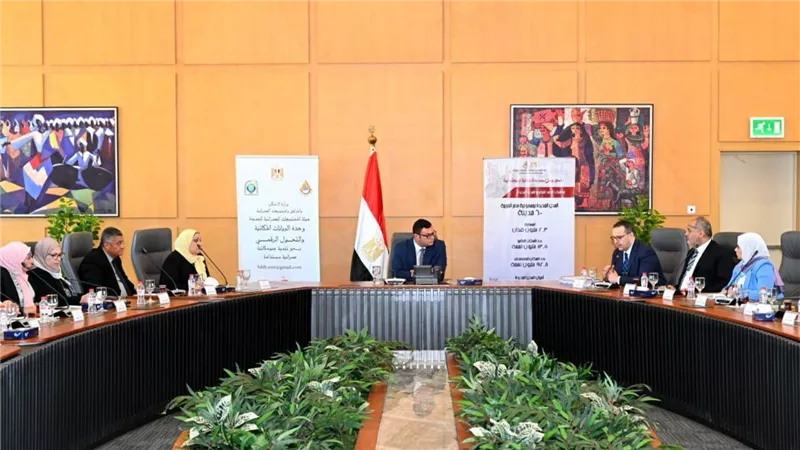وزير الإسكان يتابع سير العمل بقطاع التخطيط والمشروعات بهيئة المجتمعات العمرانية الجديدة