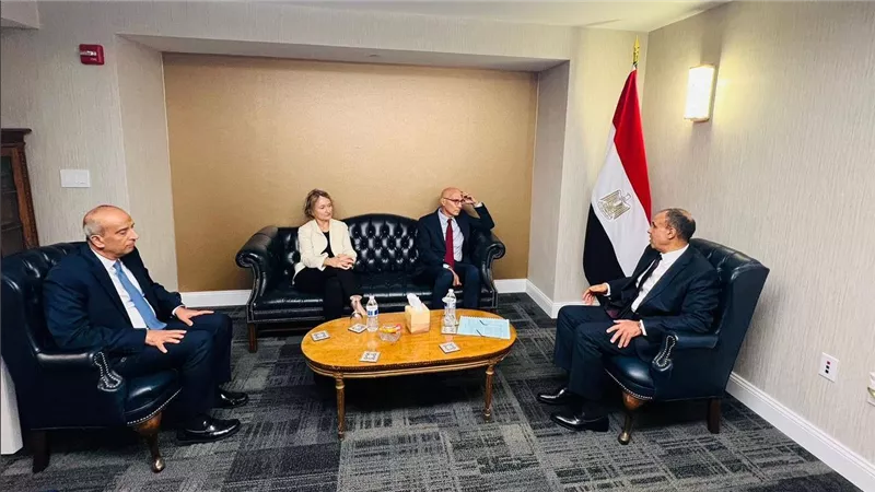 وزير الخارجية والهجرة يلتقى المفوض السامى لحقوق الإنسان 