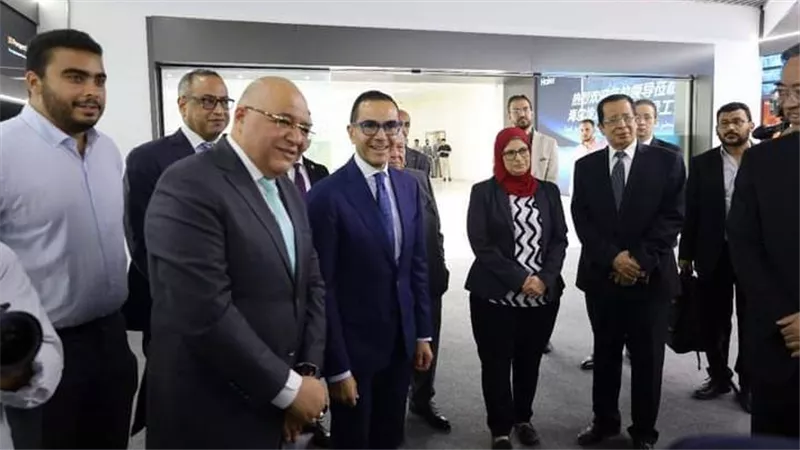 وزير الاستثمار والتجارة الخارجية يضع حجر الأساس للمرحلة الثانية لمجمع هاير الصناعي بالعاشر من رمضان