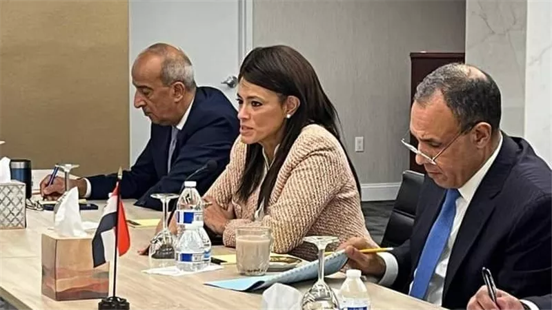 المشاط ومحافظ مصر لدى البنك الدولي تلتقي نائب رئيس البنك لشئون العمليات 