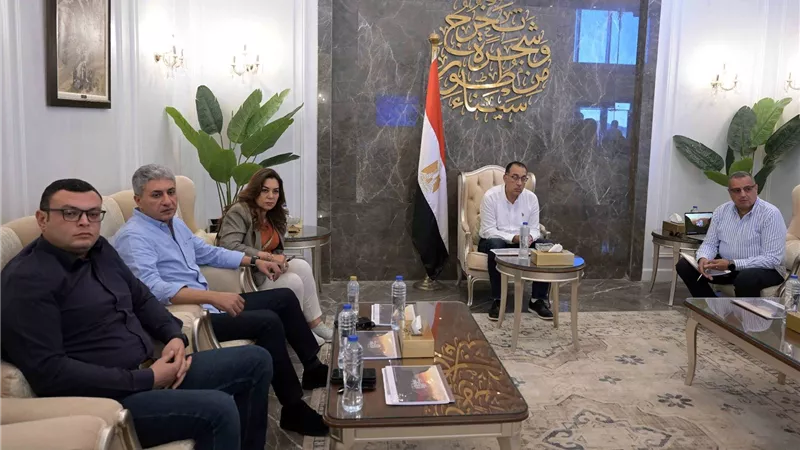رئيس الوزراء يُتابع المنصة الجغرافية لمحافظة جنوب سيناء الفائزة بجائزة التميز العالمية 