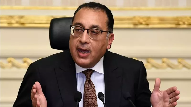 رئيس الوزراء يبدأ جولة تفقدية لمتابعة المراحل النهائية لعناصر مشروع تطوير موقع 