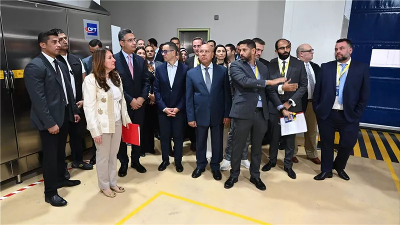 الوزير يفتتح توسعات مصنع القاهرة للصناعات الغذائية (كرافت هاينز) بمدينة السادس من أكتوبر ويتفقد خطوط الانتاج الجديدة