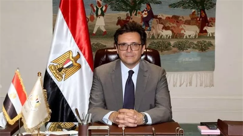 وزير الثقافة يعلن فتح جميع المتاحف والمسارح مجاناً 