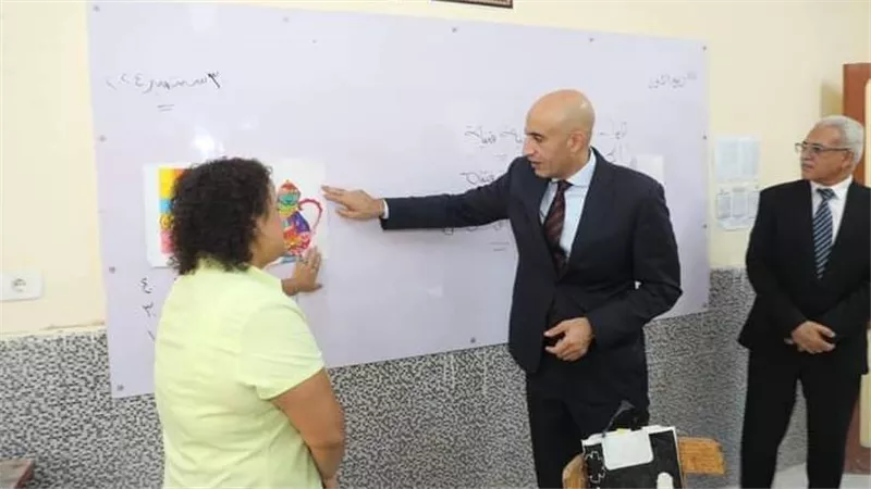 وزير التربية والتعليم يواصل جولاته الميدانية بزيارة (٦) مدارس لمتابعة انتظام سير العام الدراسى الجديد 