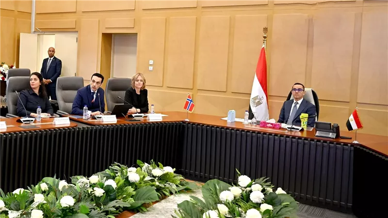 وزير الاستثمار والتجارة الخارجية يستقبل سفيرة النرويج بالقاهرة ووفد شركة سكاتك للطاقة المتجددة