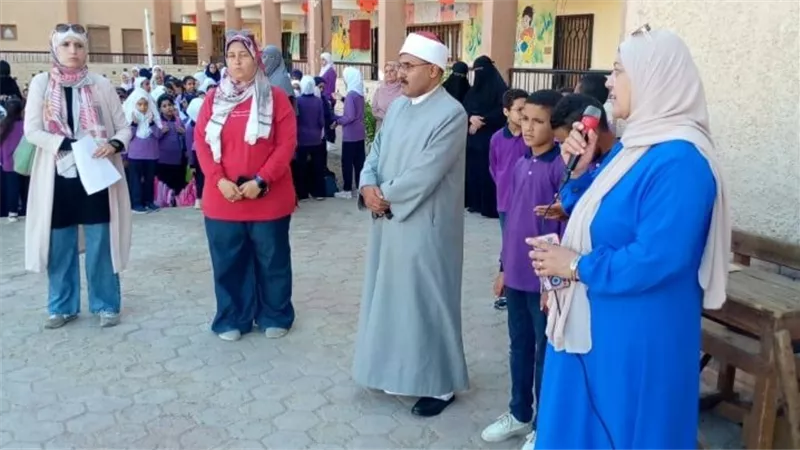 رئيس أزهرية السويس يواصل متابعته لسير الدراسة في الأسبوع الأول