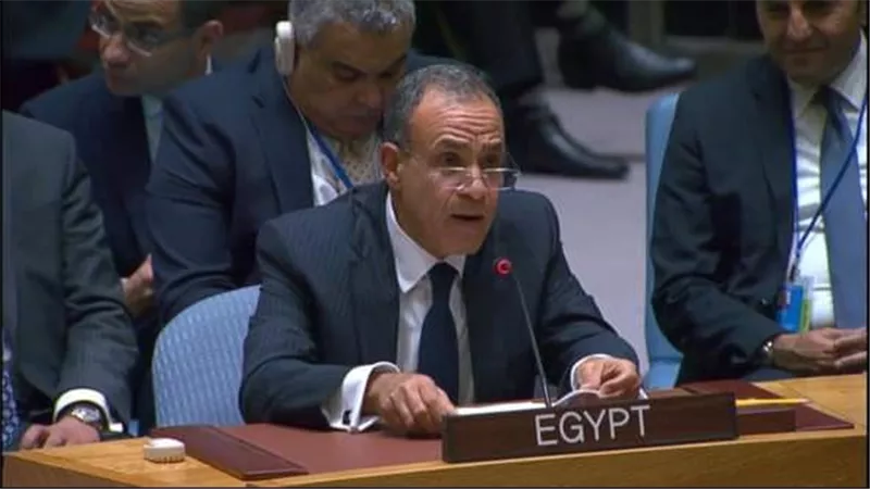 وزير الخارجية والهجرة يشارك في جلسة مجلس الأمن الطارئة بشأن التطورات في لبنان