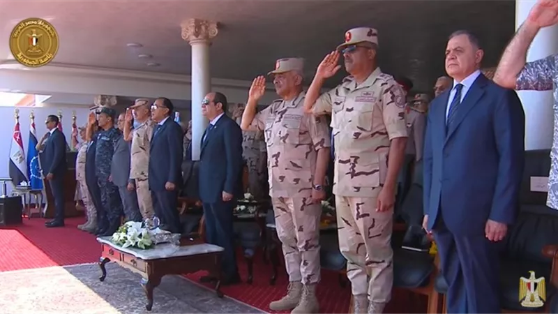 تفاصيل حضور السيسي تفتيش حرب الفرقة السادسة المدرعة بالجيش الثاني الميداني