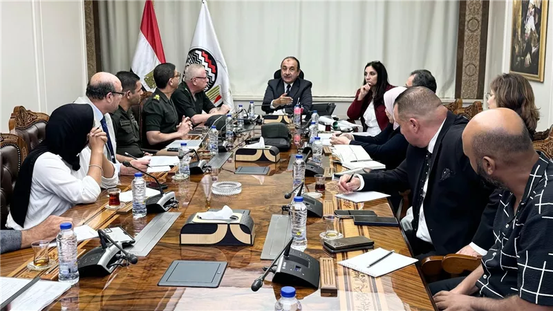 وزير قطاع الأعمال يتابع مستجدات تنفيذ مشروع تطوير شركة مصر للغزل والنسيج وصباغي البيضا بكفر الدوار